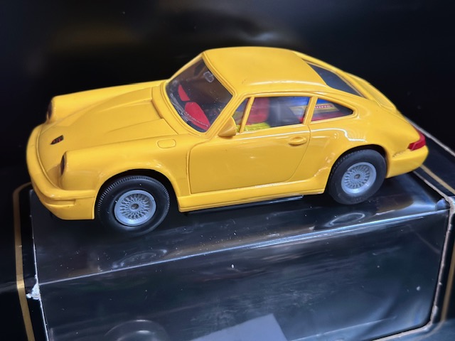 Carrera Exclusiv 1/24 20402 Porsche Carrera 6 Yellow